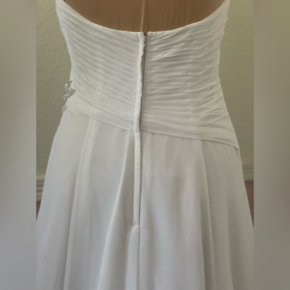 Wedding Gown size 10 - Picture 11 of 16
